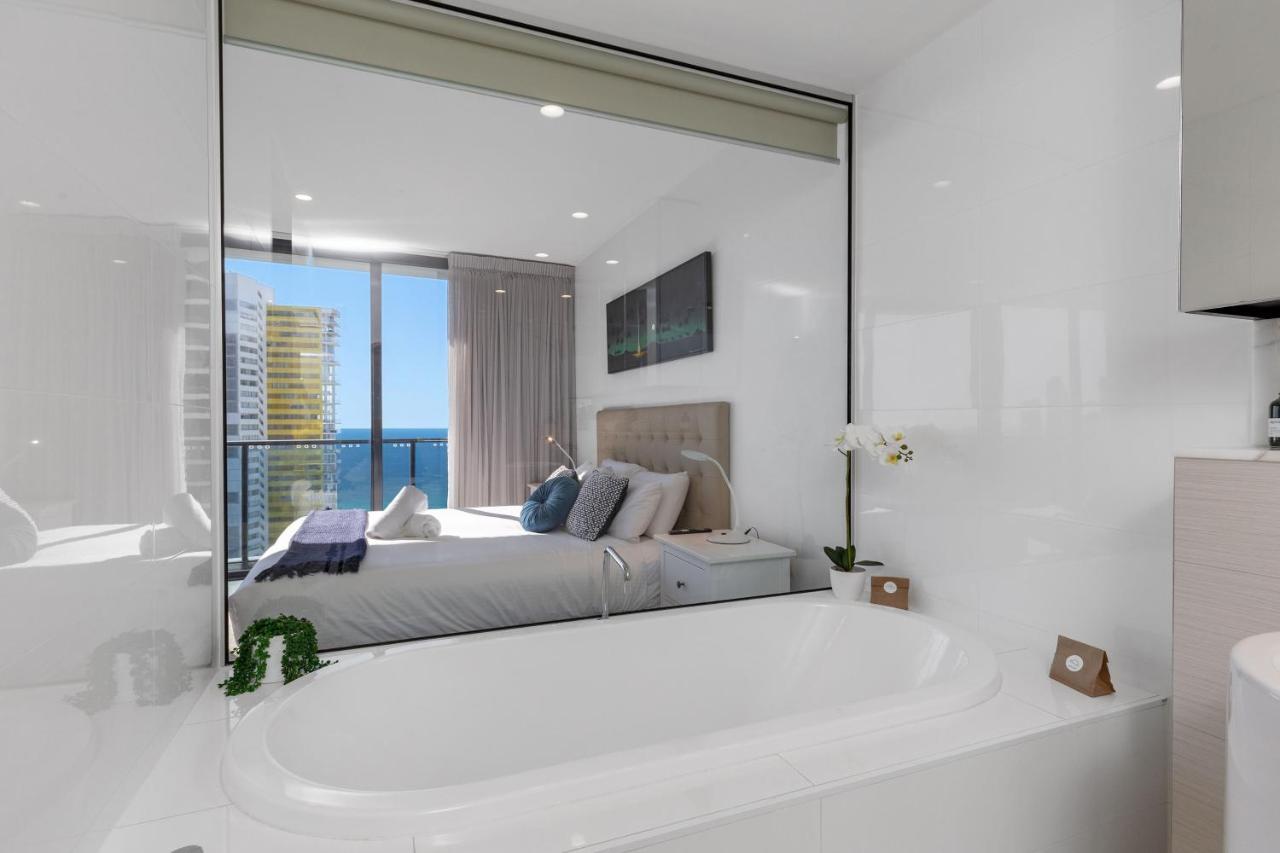 Apartment Level 30 Oracle Tower 2 Stunning Views And Free Parking - Gc Getaways