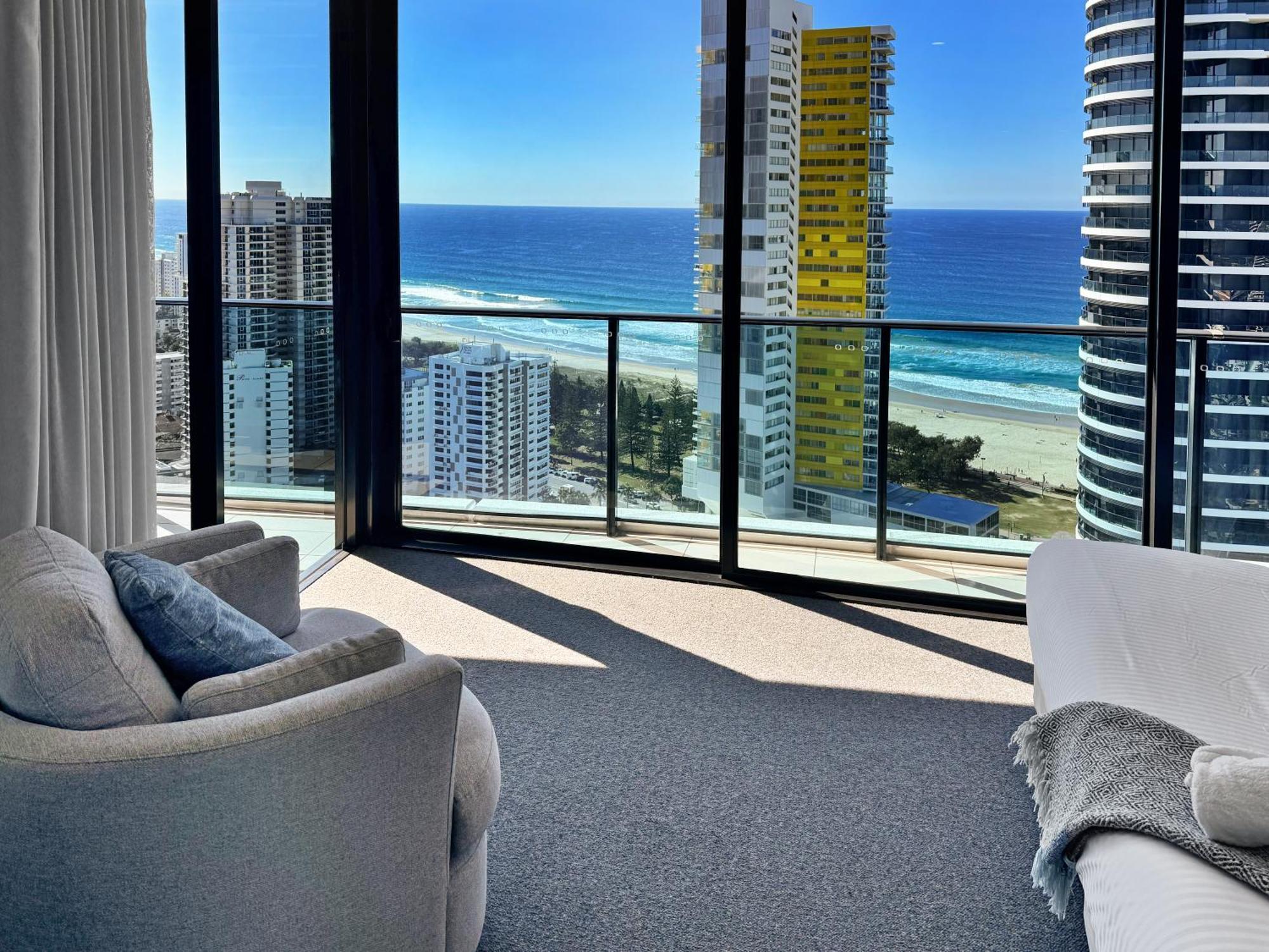 Level 30 Oracle Tower 2 Stunning Views And Free Parking - Gc Getaways Apartment *
